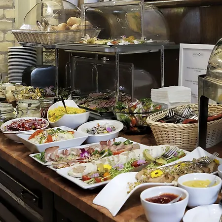 Dom Muzyka شقة فندقية 4*